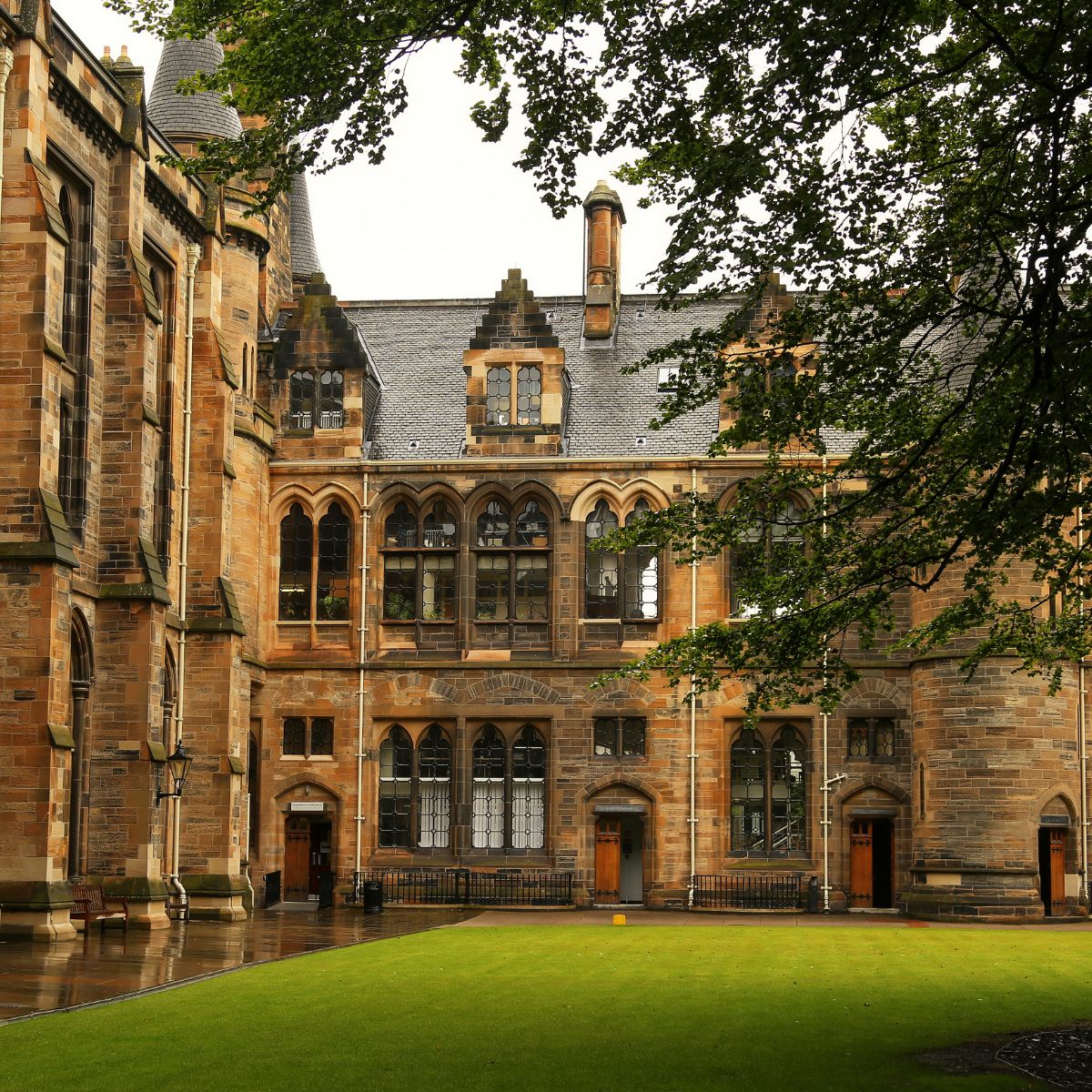 A glance on How to Choose a University